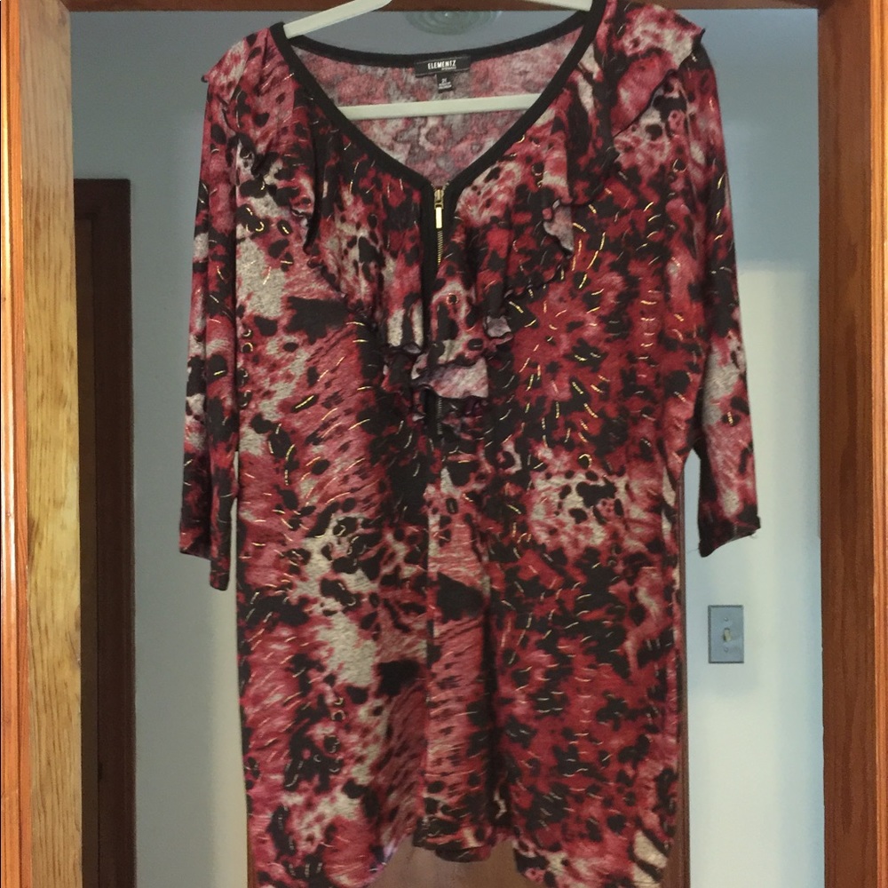 Beautiful lightly used & new blouses 👚